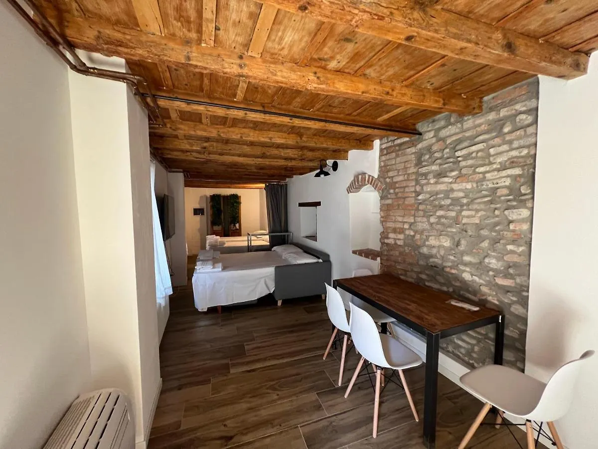 Ferienwohnung Borgovivo Il Tuo Loft In Centro Citta Bergamo Italien